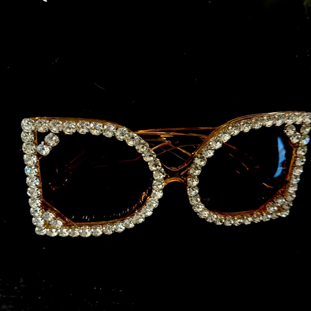 WOMEN UNIQUE DESIGNED GLASSES AND READERS!!